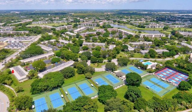 2703 Nassau Bend E2, Coconut Creek, FL 33066