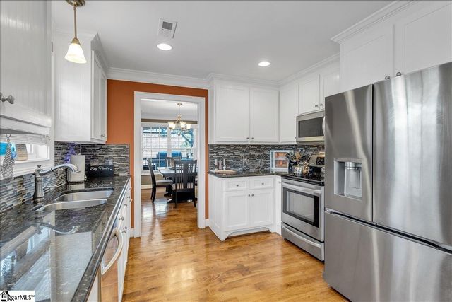 14 Manorwood Court, Simpsonville, SC 29681