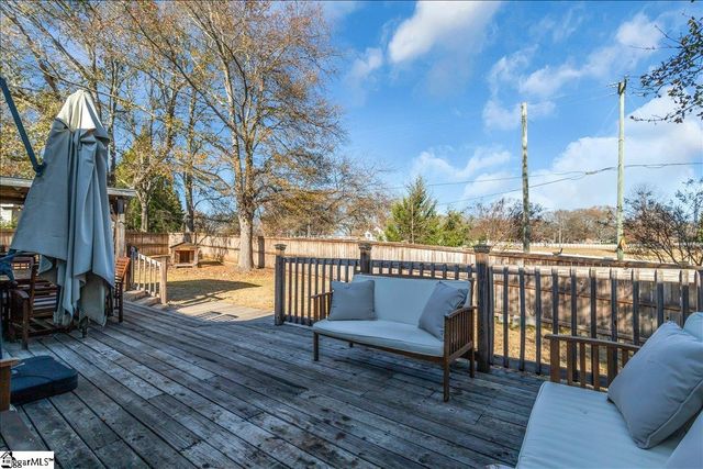 14 Manorwood Court, Simpsonville, SC 29681