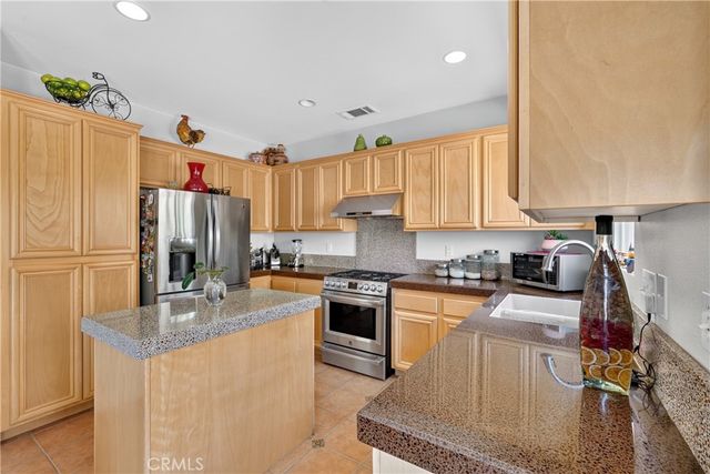 289 Kieswetter, Colton, CA 92324