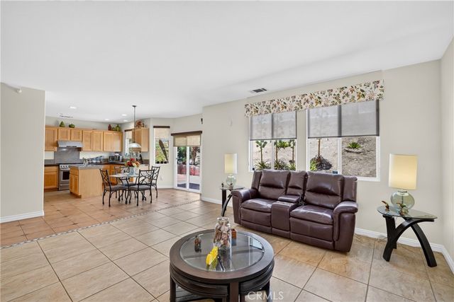 289 Kieswetter, Colton, CA 92324