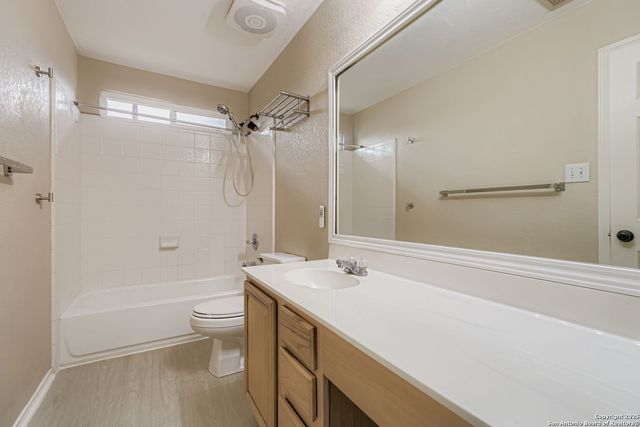 203 Adelaide Oaks, San Antonio, TX 78249