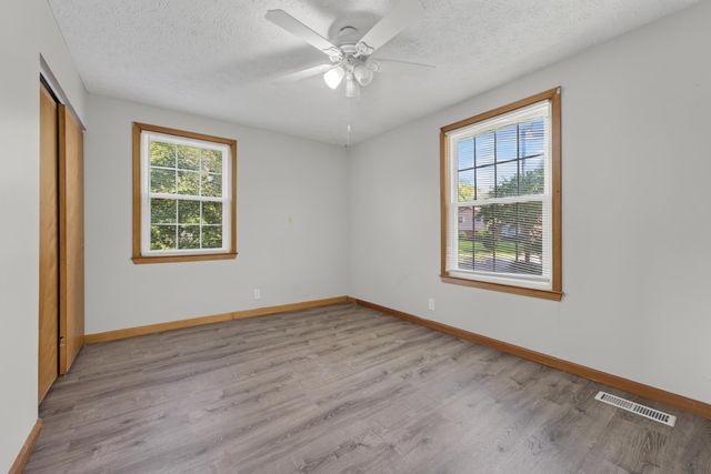 304 Notgrass Rd, Clarksville, TN 37042