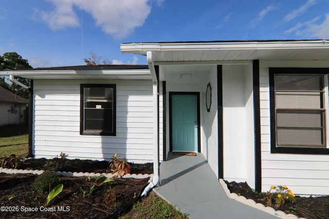711 Kempten Street NW, Palm Bay, FL 32907