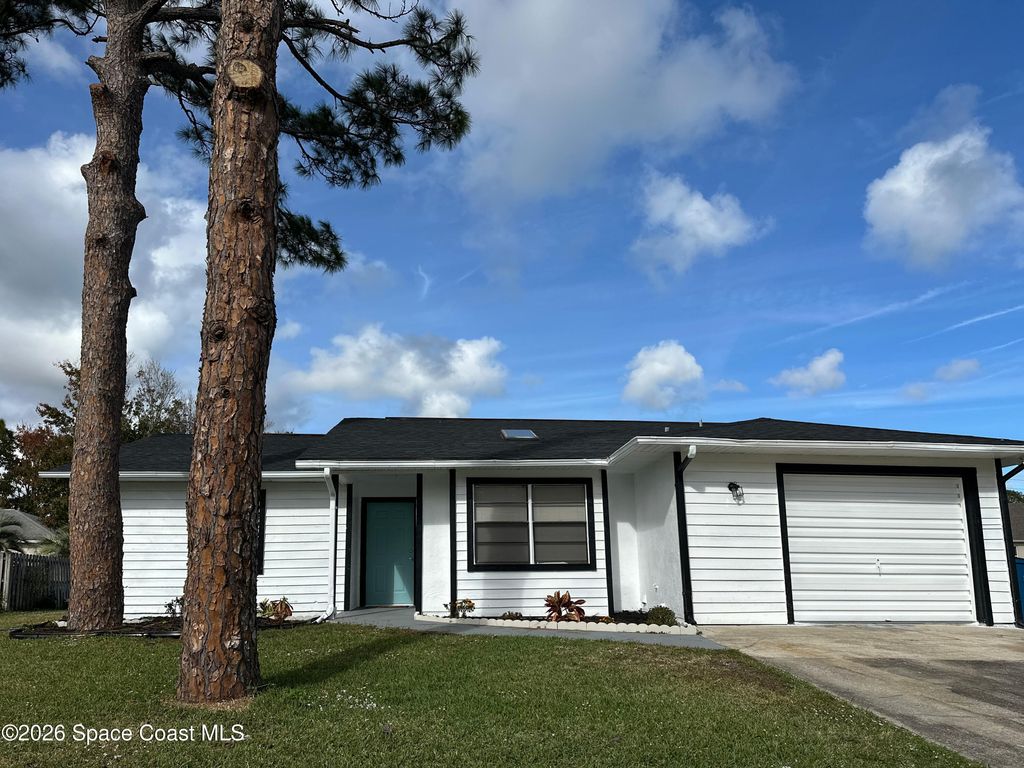 711 Kempten Street NW, Palm Bay, FL 32907