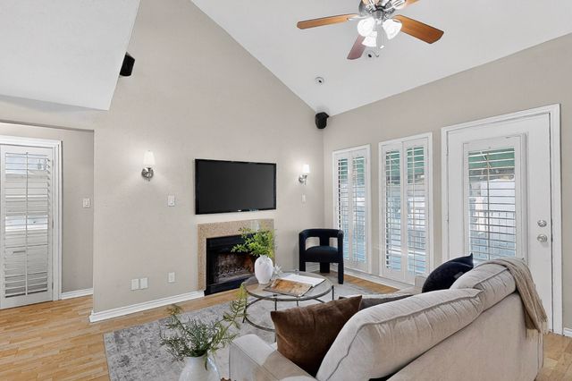 3105 San Jacinto Street 306, Dallas, TX 75204