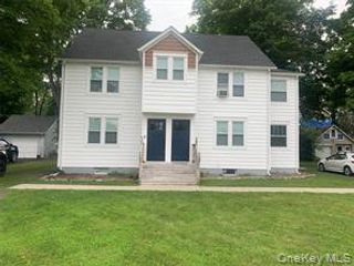 14 Edmunds Lane, Pine Bush, NY 12566