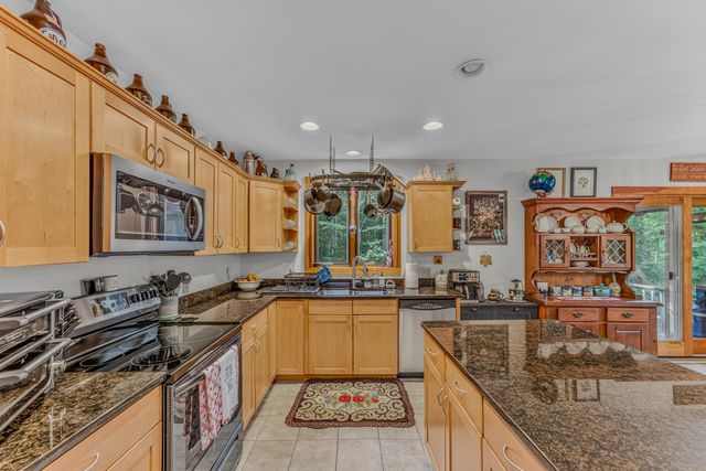 18 Armsby Circle, Campton, NH 03223