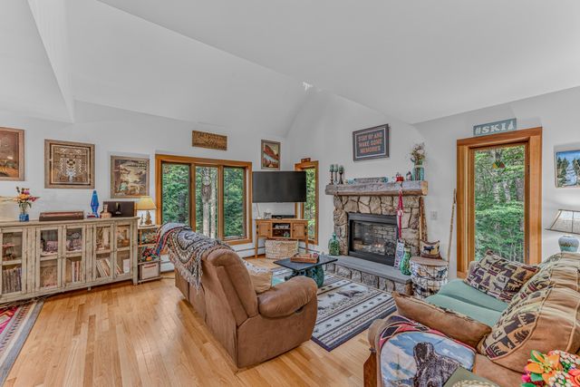 18 Armsby Circle, Campton, NH 03223