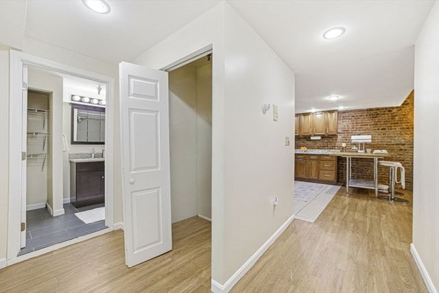 39 Hemenway St 27, Boston, MA 02115