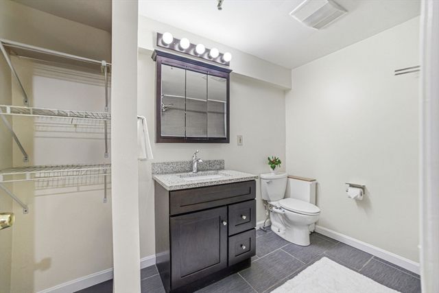 39 Hemenway St 27, Boston, MA 02115