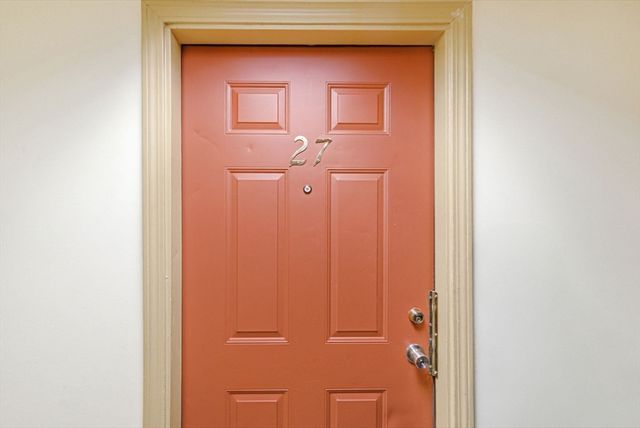39 Hemenway St 27, Boston, MA 02115