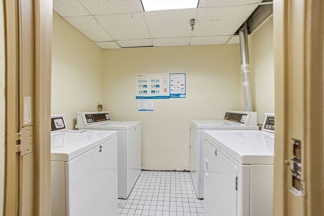 39 Hemenway St 27, Boston, MA 02115