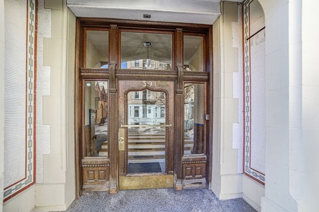 39 Hemenway St 27, Boston, MA 02115