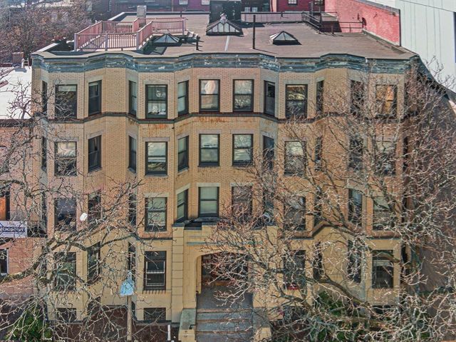 39 Hemenway St 27, Boston, MA 02115