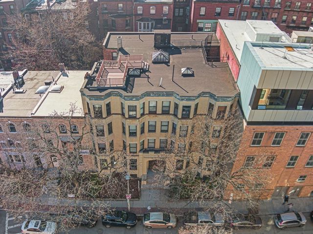 39 Hemenway St 27, Boston, MA 02115