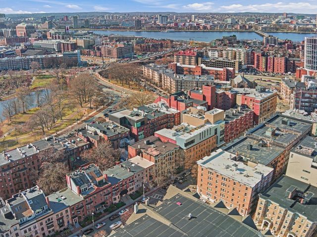 39 Hemenway St 27, Boston, MA 02115