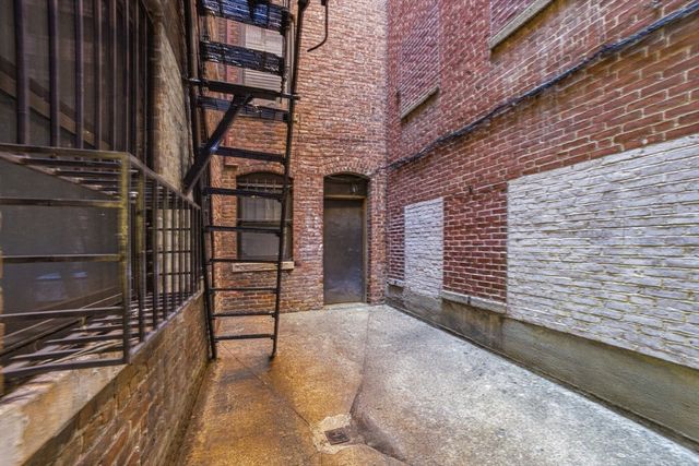 39 Hemenway St 27, Boston, MA 02115