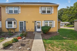 1400 Hartford Turnpike APT 33, North Haven, CT 06473