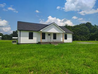 1164 Shiloh Road, Lafayette, TN 37083