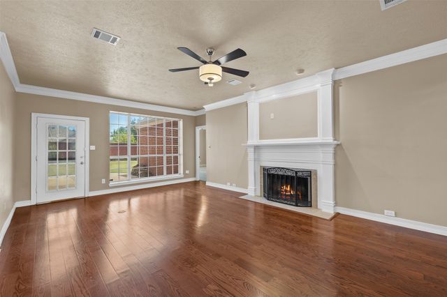 8049 Sunscape Lane, Fort Worth, TX 76123