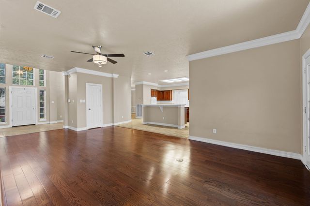 8049 Sunscape Lane, Fort Worth, TX 76123