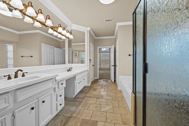 8049 Sunscape Lane, Fort Worth, TX 76123