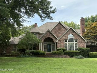 902 S Quail Run, Carthage, MO 64836