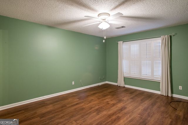 810 Saint Marys Drive, Waycross, GA 31501