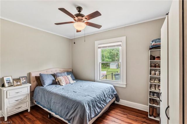 318 Oakdale Street, Mount Airy, NC 27030