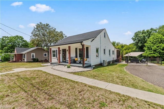 318 Oakdale Street, Mount Airy, NC 27030