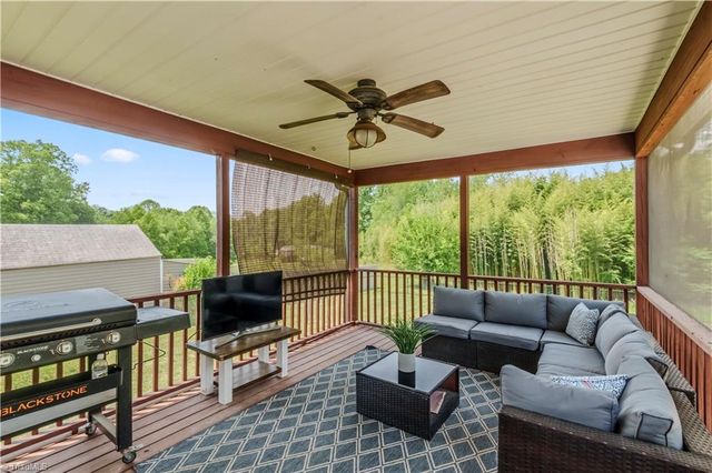 318 Oakdale Street, Mount Airy, NC 27030