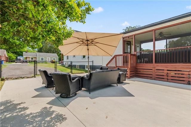 318 Oakdale Street, Mount Airy, NC 27030