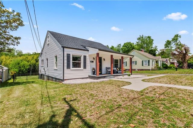 318 Oakdale Street, Mount Airy, NC 27030