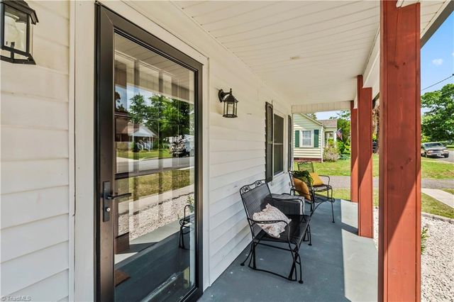318 Oakdale Street, Mount Airy, NC 27030