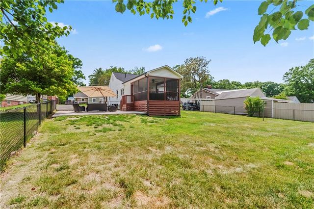 318 Oakdale Street, Mount Airy, NC 27030