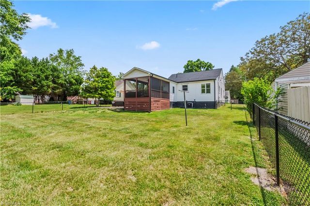 318 Oakdale Street, Mount Airy, NC 27030
