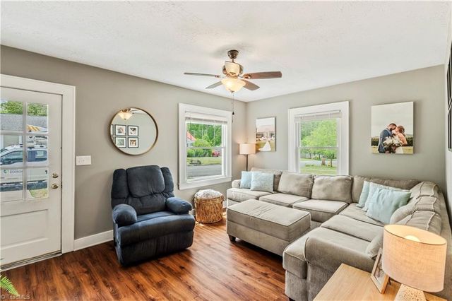 318 Oakdale Street, Mount Airy, NC 27030