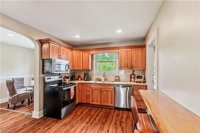 318 Oakdale Street, Mount Airy, NC 27030