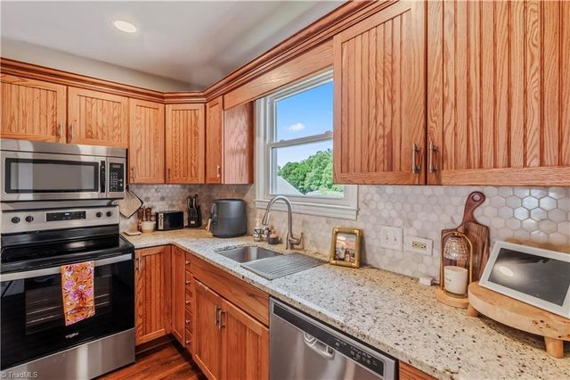 318 Oakdale Street, Mount Airy, NC 27030