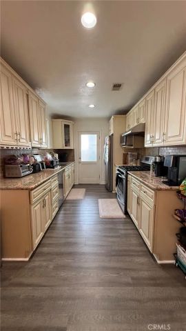 13234 17th, Chino, CA 91710