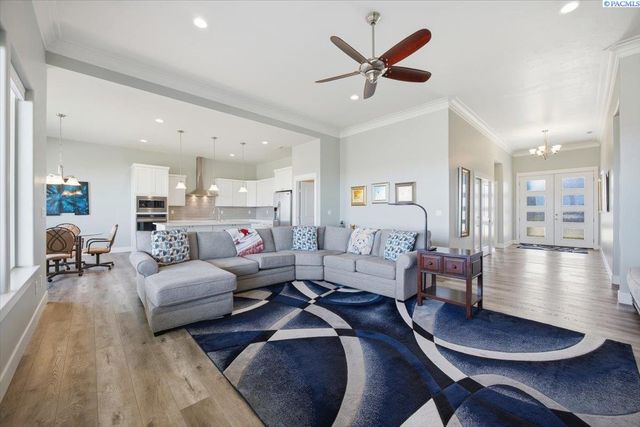 7022 Corsica St, West Richland, WA 99353