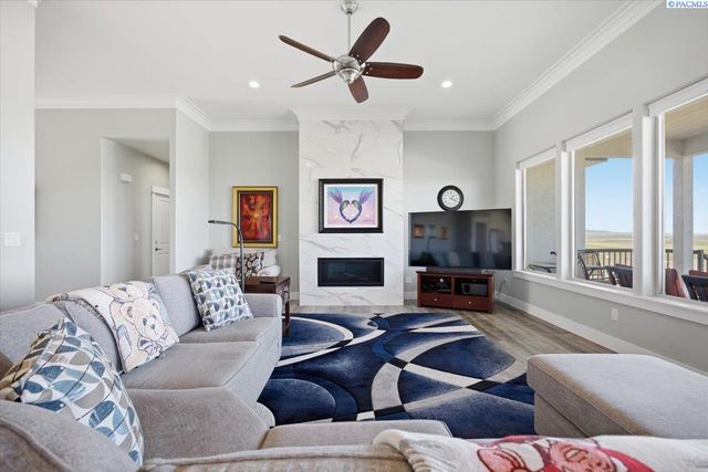 7022 Corsica St, West Richland, WA 99353