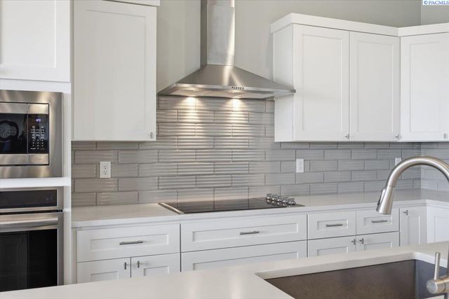 7022 Corsica St, West Richland, WA 99353