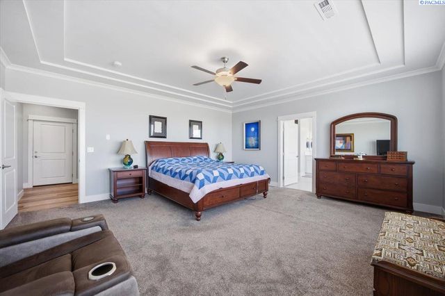 7022 Corsica St, West Richland, WA 99353