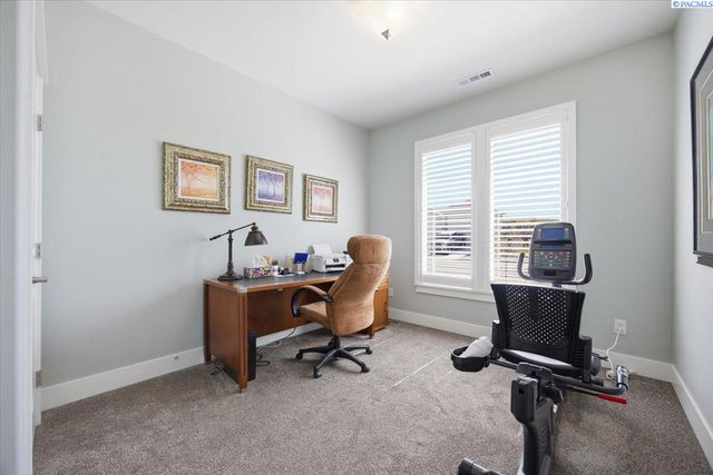 7022 Corsica St, West Richland, WA 99353