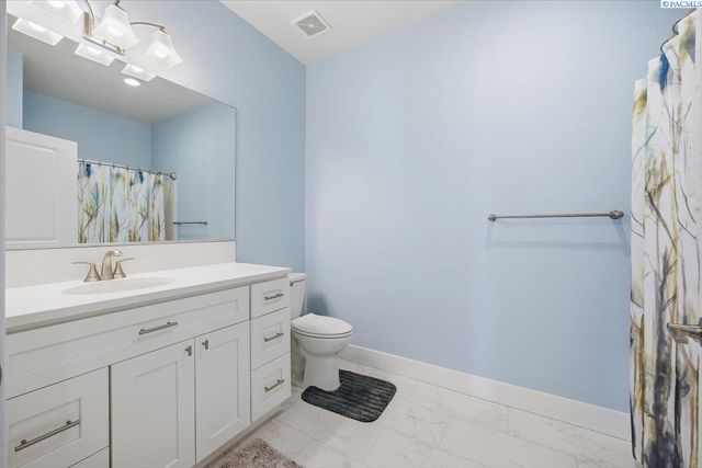 7022 Corsica St, West Richland, WA 99353