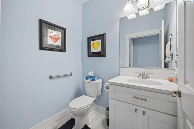 7022 Corsica St, West Richland, WA 99353