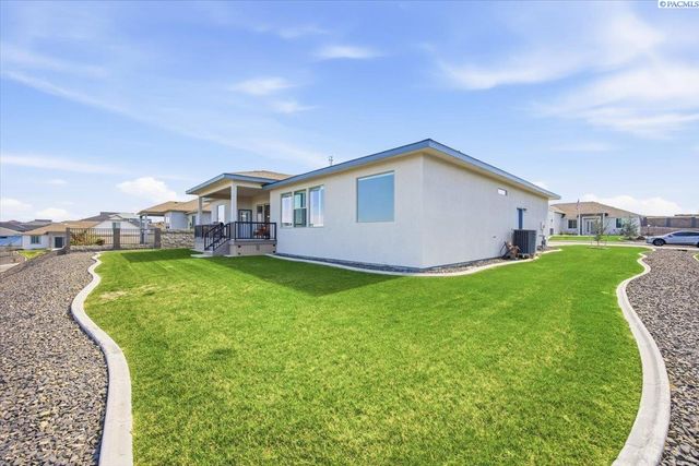 7022 Corsica St, West Richland, WA 99353