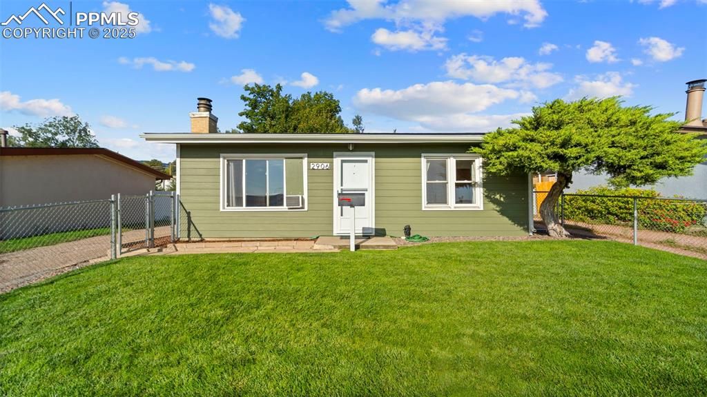 2906 N Chestnut Street, Colorado Springs, CO 80907